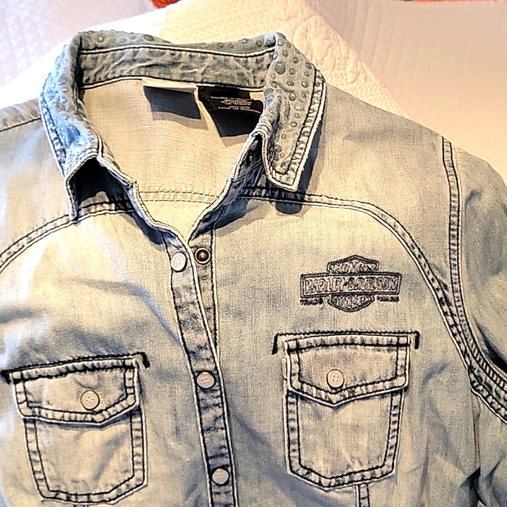 Ladies Harley-Davidson Jeans Shirt. Size xl but really a large